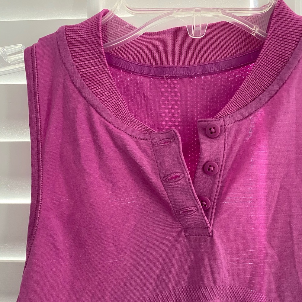 Lululemon HighNeck BottonUp Tank